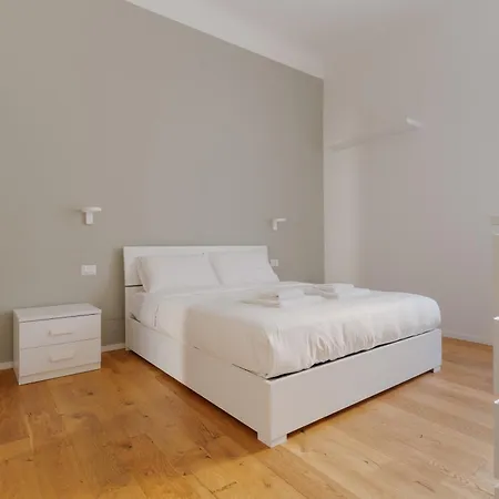 Guesthost - M5 Isola Cozy Apartman Milánó